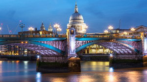 blackfriars-bridge-st-paul-16x9